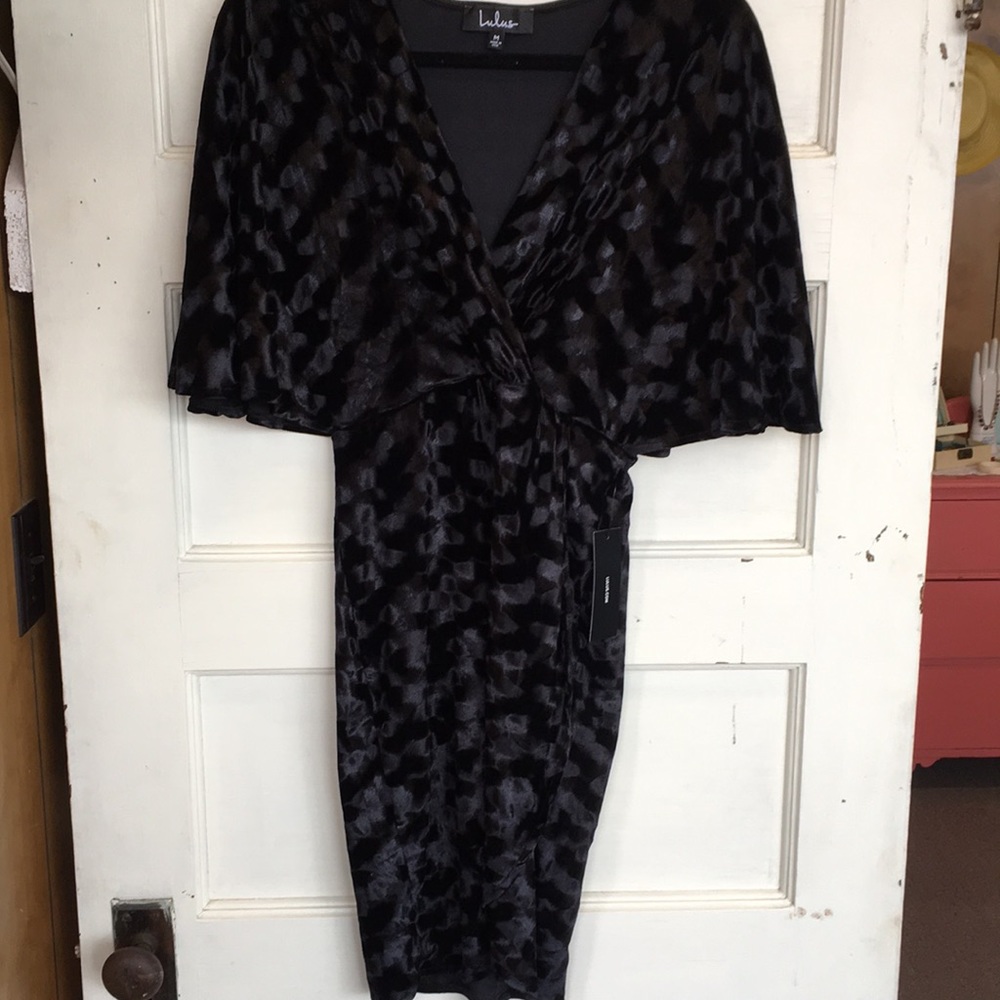LuLus NWT black velour dress size M